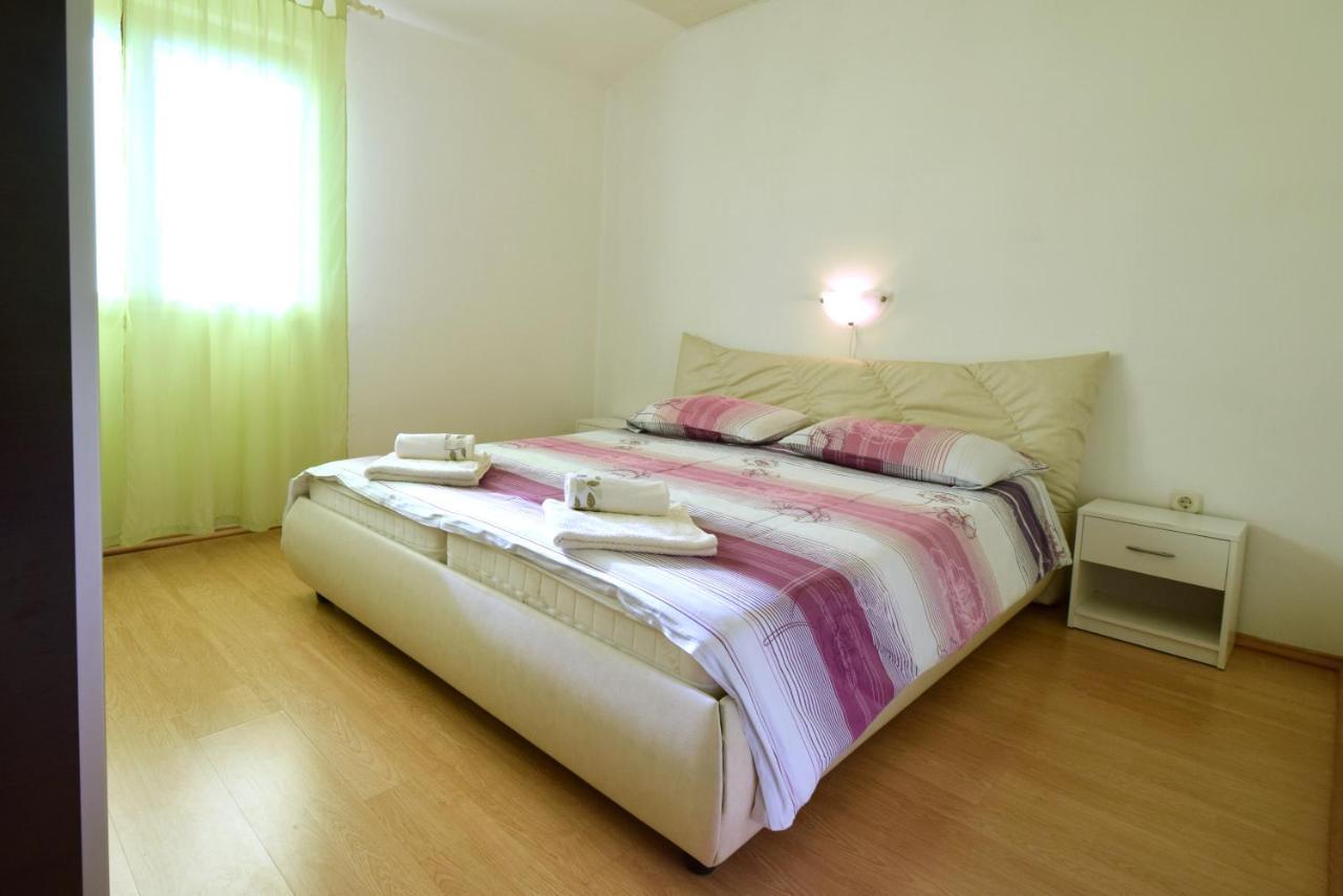 Apartments Marinela Njivice Dış mekan fotoğraf