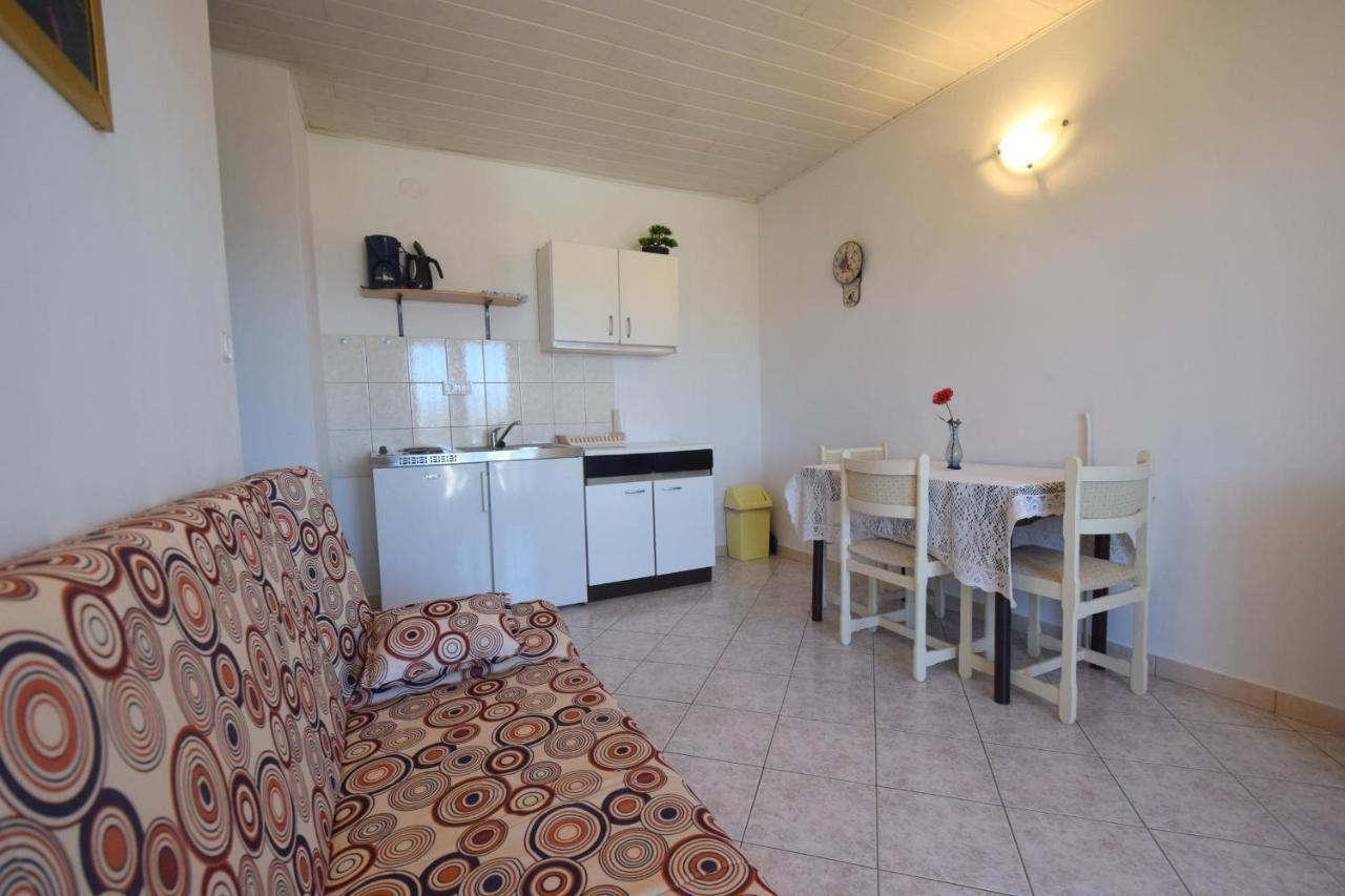 Apartments Marinela Njivice Dış mekan fotoğraf