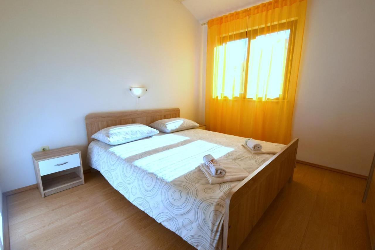 Apartments Marinela Njivice Dış mekan fotoğraf
